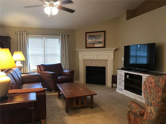 5th image of 1135 Parkview Dr