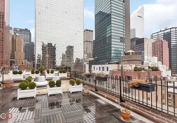 5th image of 235 E 49th St APT 10G