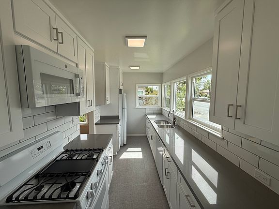 5th image of 1200 W Alameda Ave #1200