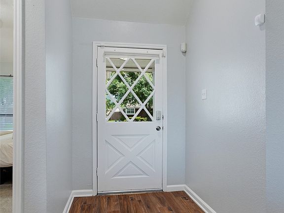 5th image of 1561 Winter Park Ln