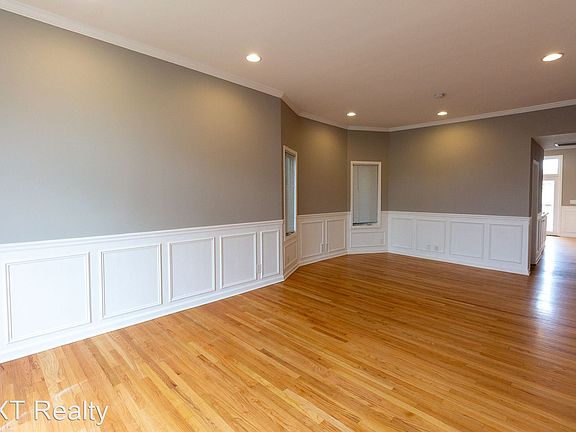 3rd image of 3322 N Troy St #2