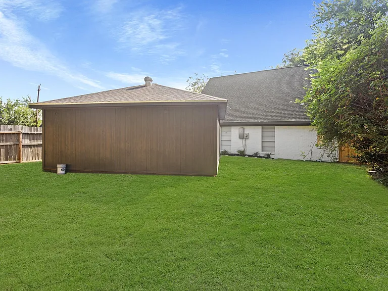 13238 Townwood Dr — Photo 25