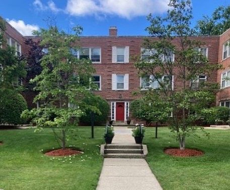 1st image of 800 Oakton St APT 2
