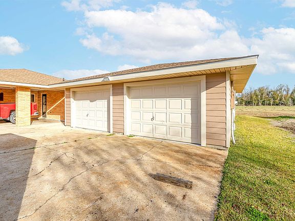 3rd image of 106 Gaudet Dr