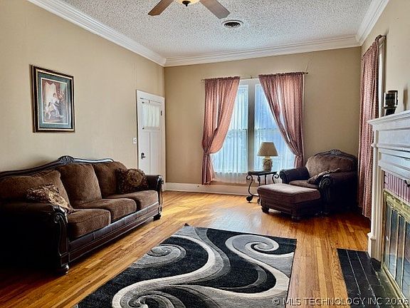 4th image of 1103 Bixby St