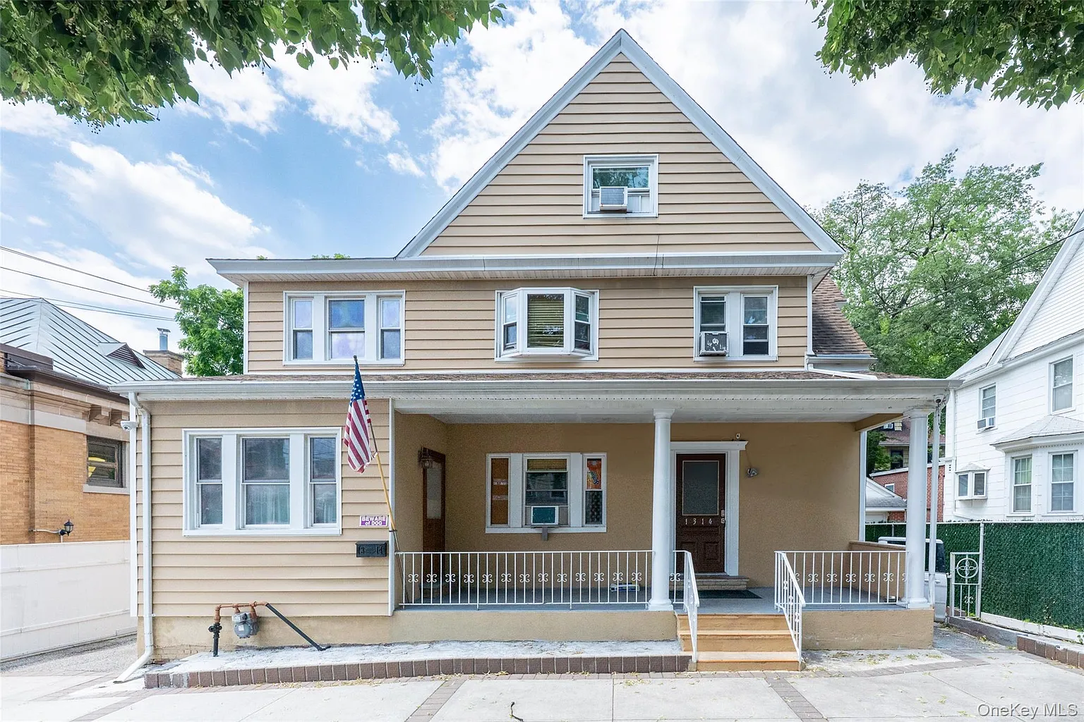 1314 College Point Boulevard photo 1
