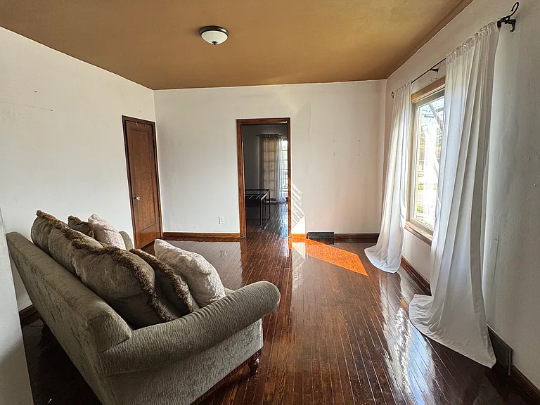 3661 Morgan Dr — Photo 2