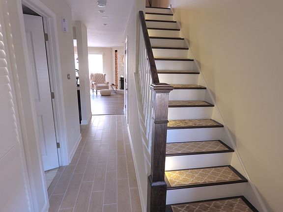 2nd image of 1608 Grove Ave