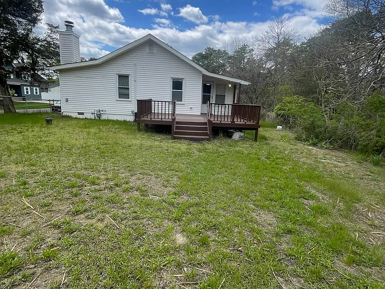 1033 Montgomery Ave — Photo 5