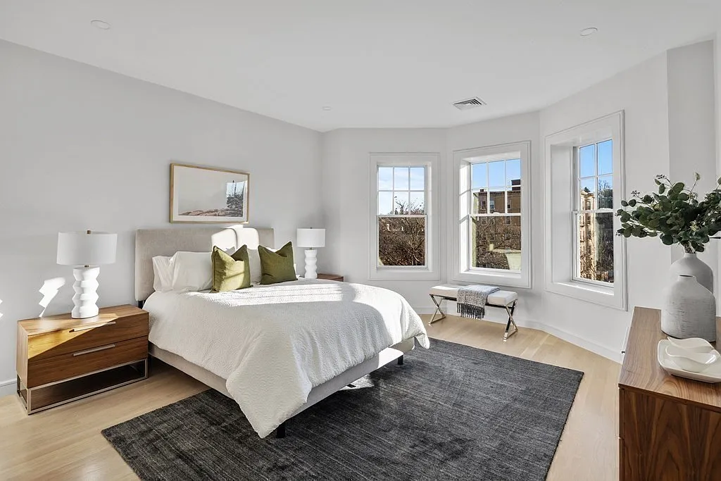 2 bed, 2.5 bath, $4,000 — Photo 4