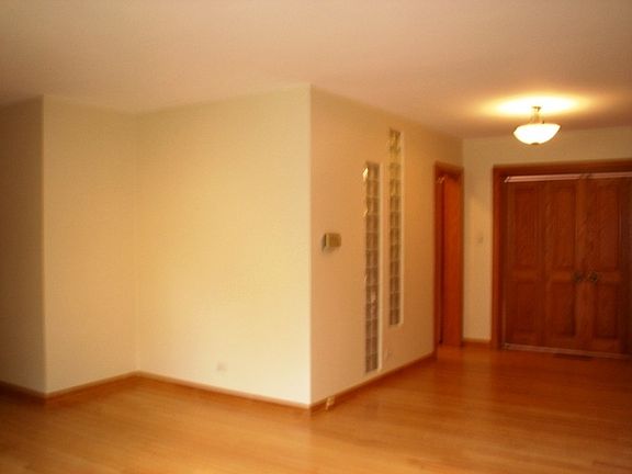 4th image of 5742 W Lyons St