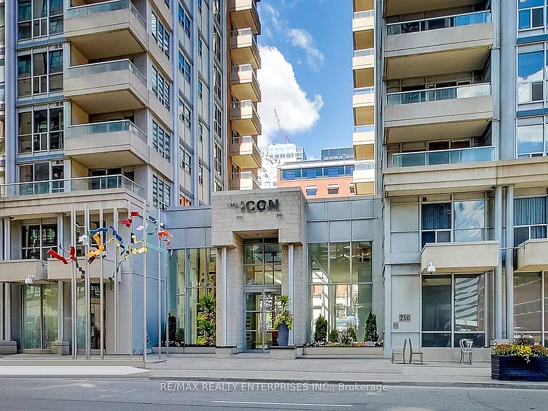 270 Wellington St W #409 — Photo 24
