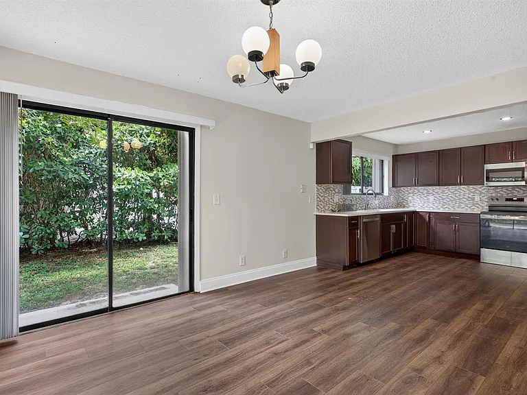 587 NW 38th Ave — Photo 14