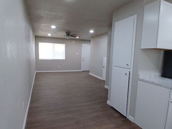 3rd image of 305 N Lake Ave APT 1