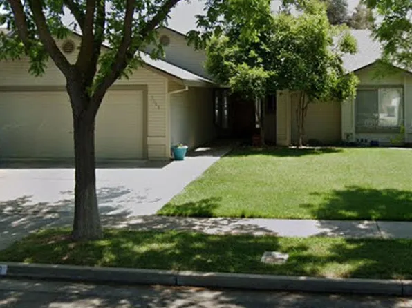 1140 E Donna Dr, Merced, CA 95340