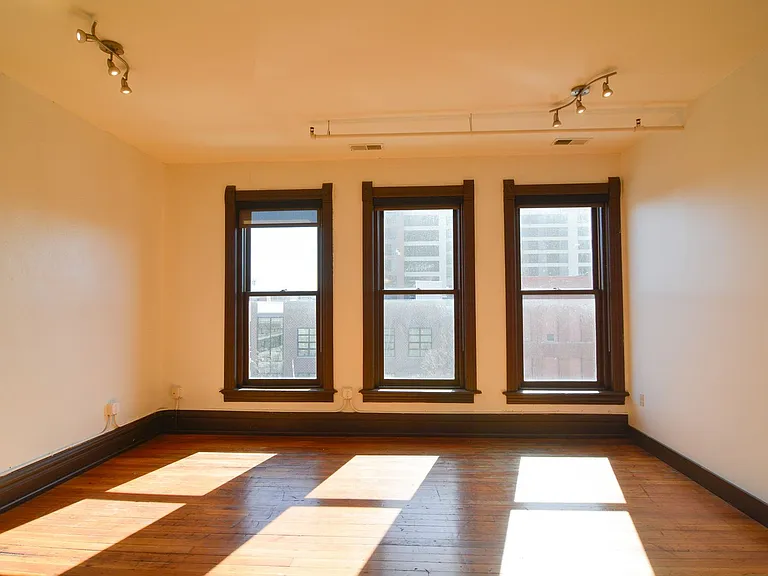 Bloc 12 Apartments — Photo 11