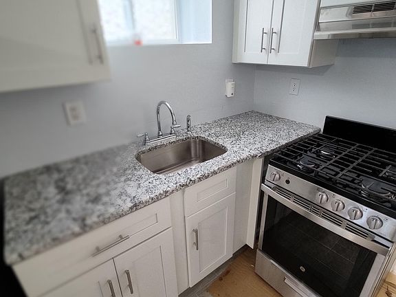 5th image of 24 Layton Ave #1