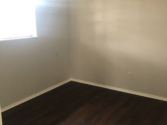 3rd image of 905 Cedar St APT D