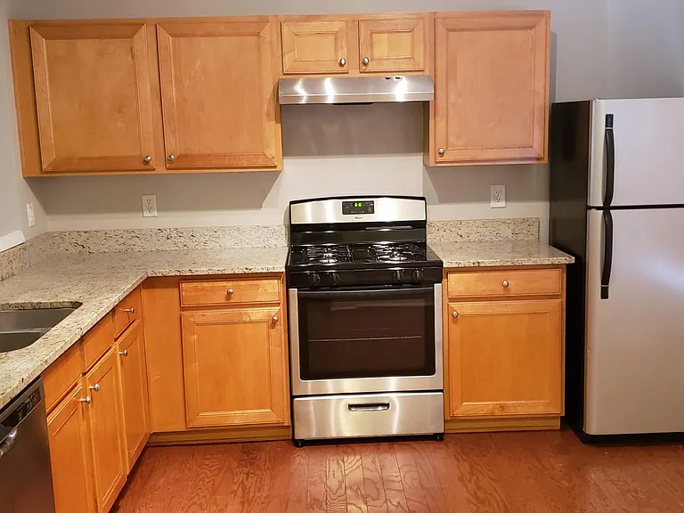 905 Bendleton Trce — Photo 1