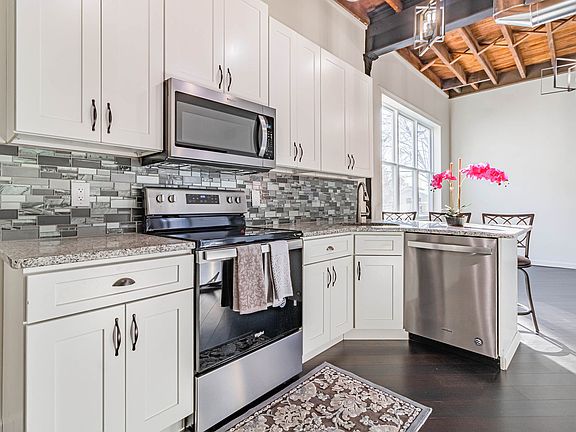 2nd image of 256 Hughes St #3