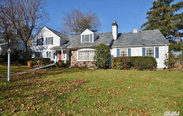 1st image of 67 Vanderlyn Dr