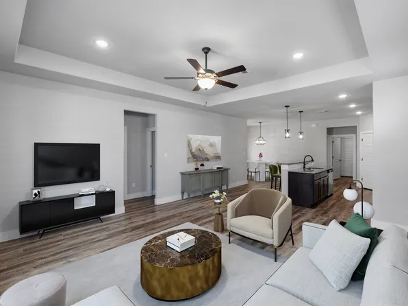 641 The Cottages Dr, Godley, TX 76044