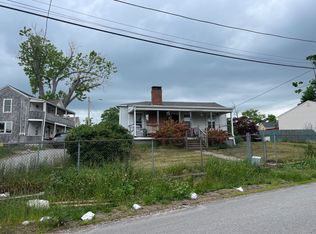 92 Shore Rd, Riverside, RI 02915