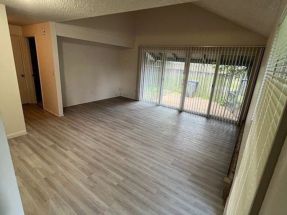 4th image of 13009 NE 19th St