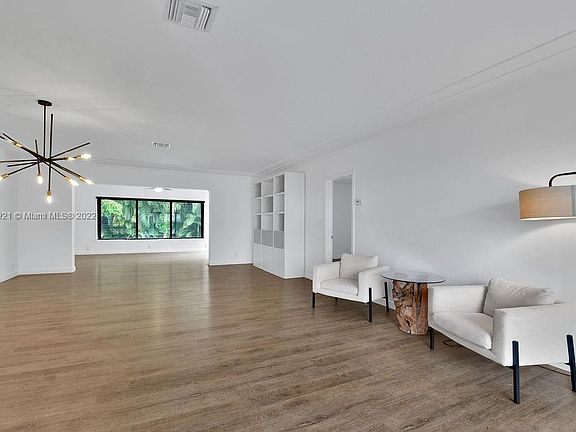 3rd image of 147 Camden Dr #1