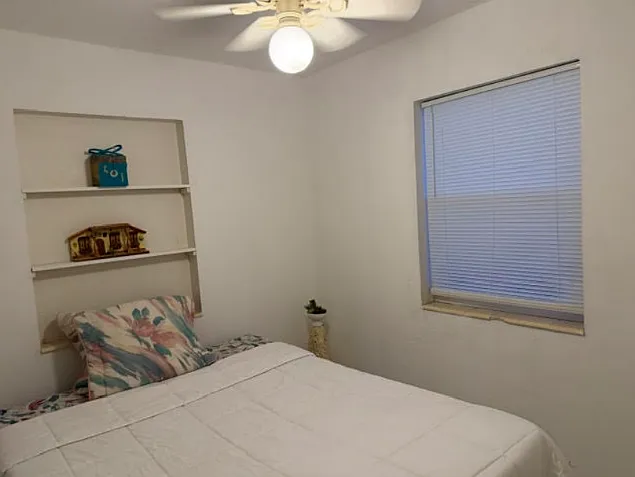 4710 NE 1st Ter #1G — Photo 1