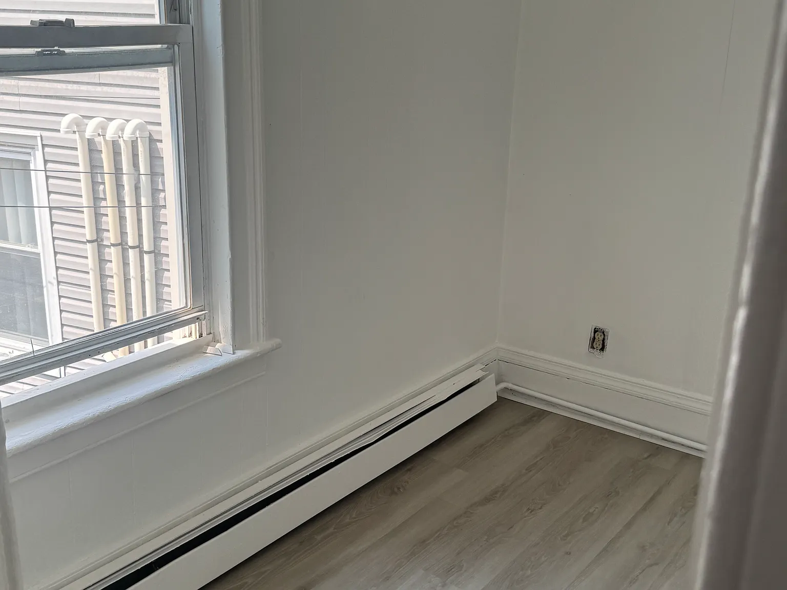 914 Main St — Photo 3