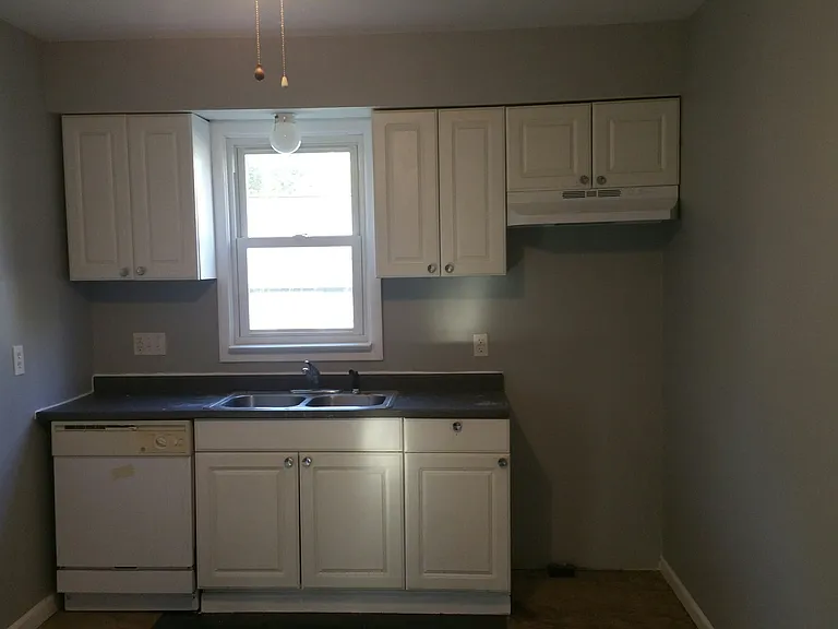 9420 North Ave — Photo 4