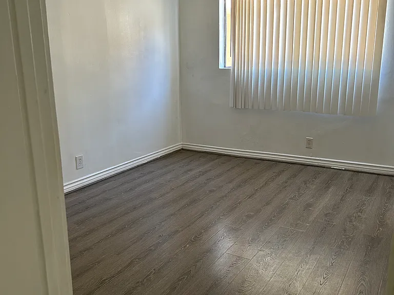 18422 Napa St #4 — Photo 7
