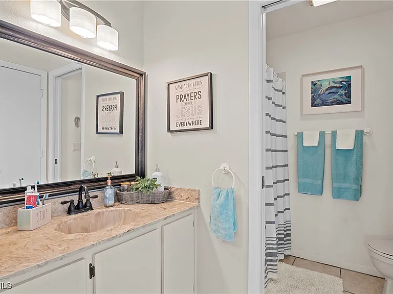 1005 SE 40th St #10 — Photo 16