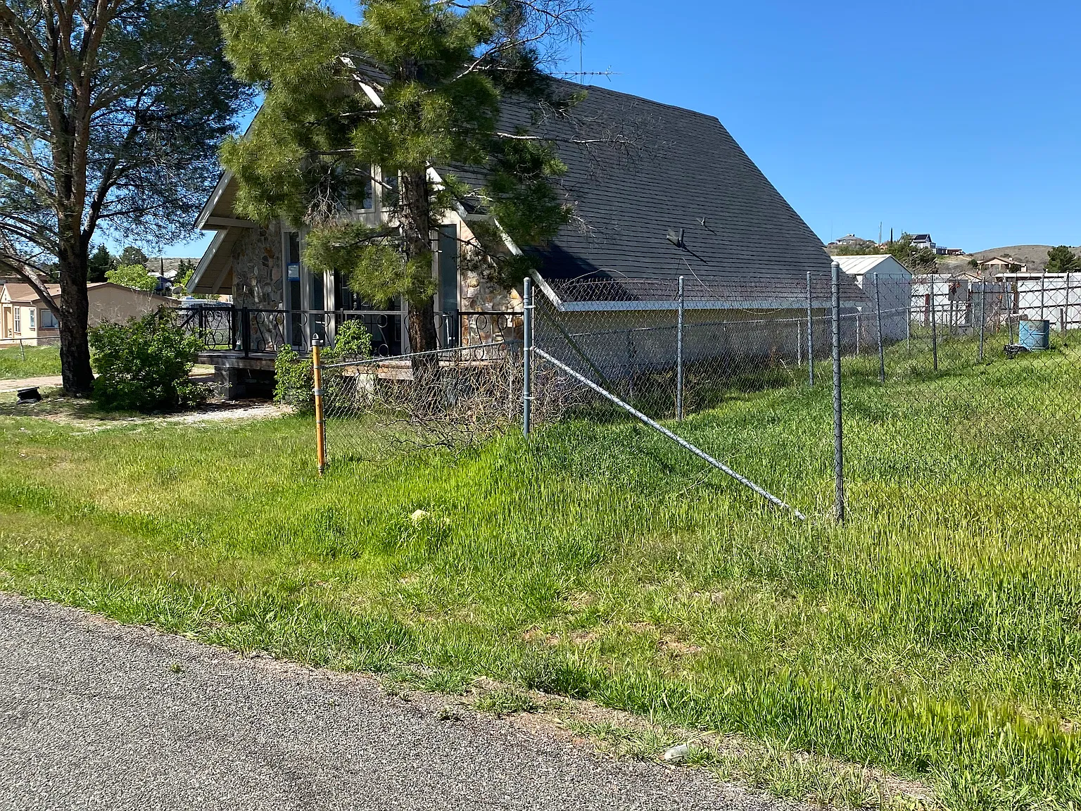 3 bed, 1427 sqft, $2,000 — Photo 1