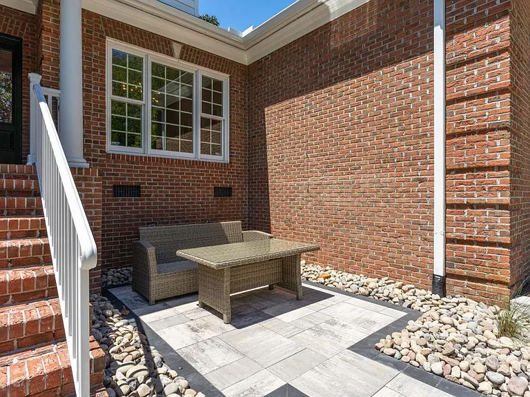 8703 Decoy Ln — Photo 6