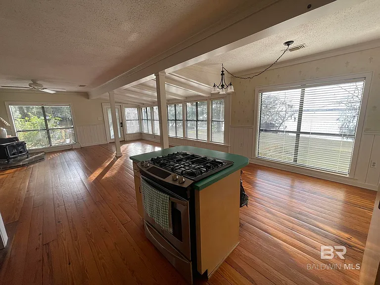 6621 Purvis Rd — Photo 17