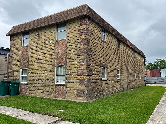2nd image of 1034 W Village Ct APT C