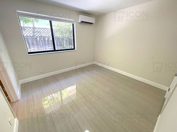 4th image of 912-918 NE 15th Ave #916-1