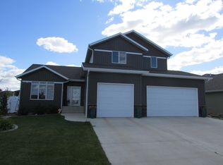 4201 High Creek Rd, Bismarck, ND 58503