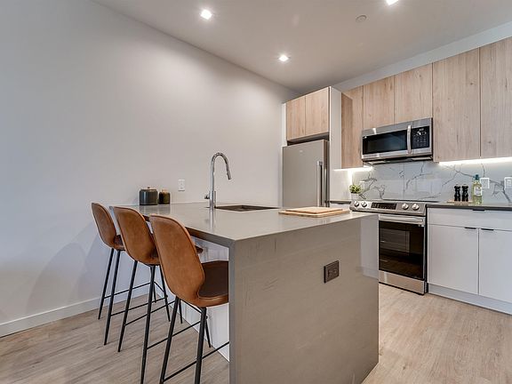 5th image of 309 Pine St #208