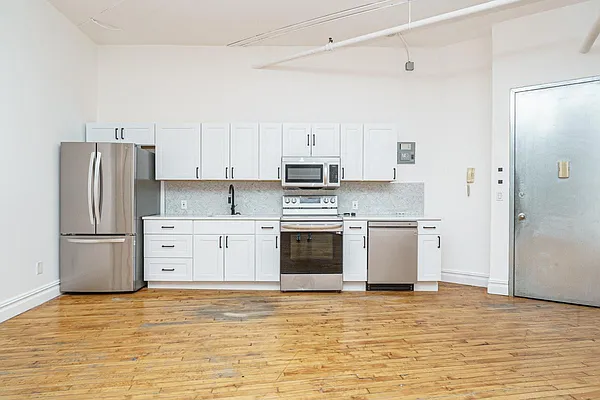 Rented by MySpaceNYC | media 2