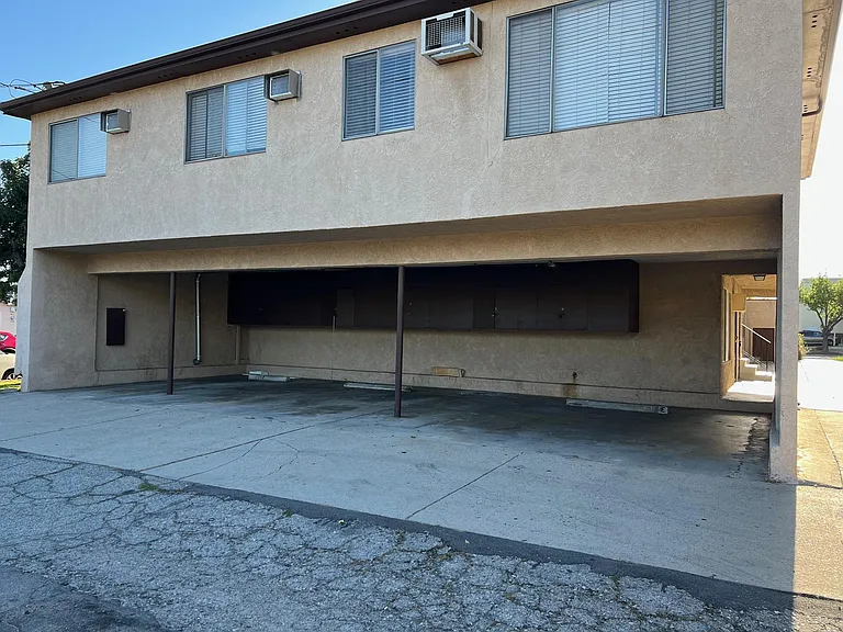 1500 N Buena Vista St #B — Photo 26