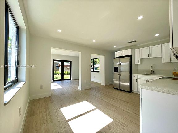 Eat-in Kitchen & Family