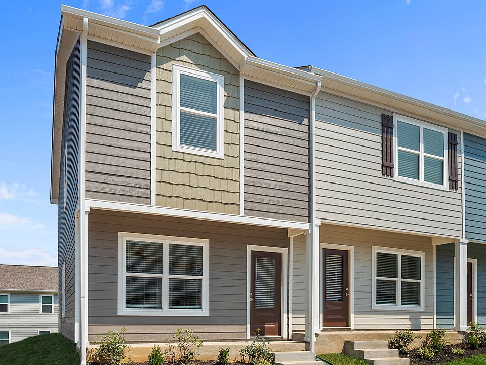 The beautiful Birch plan at The Cottages of Lake Forest is brimming with curb appeal