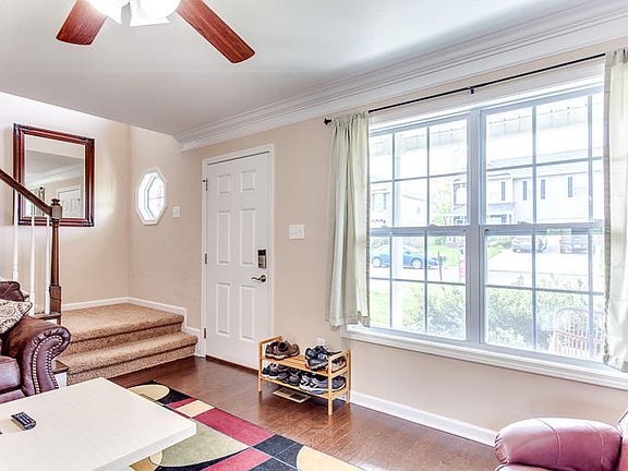 3rd image of 8304 Cureton Park Ln