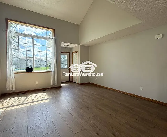 2489 Yellowstone Dr — Photo 5