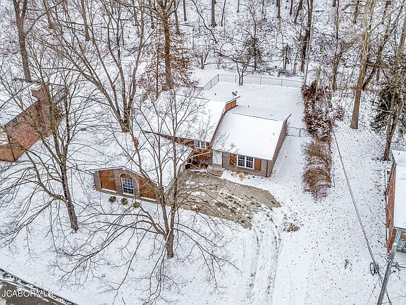 3rd image of 2635 Sue Dr