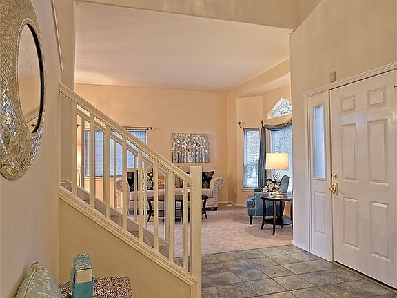 2nd image of 2505 Meadow Dr
