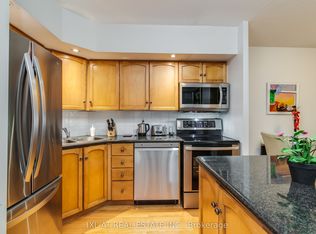 270 Wellington St W #1102, Toronto, ON M5V 3P5